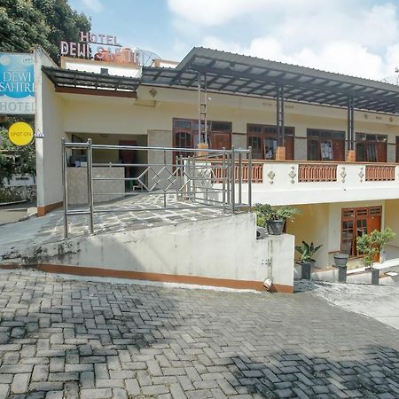 סמאראנג Spot On 90092 Dewi Safitri Hotel מראה חיצוני תמונה