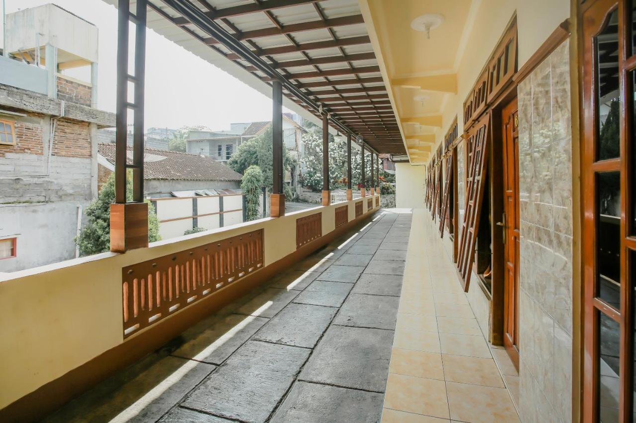 סמאראנג Spot On 90092 Dewi Safitri Hotel מראה חיצוני תמונה