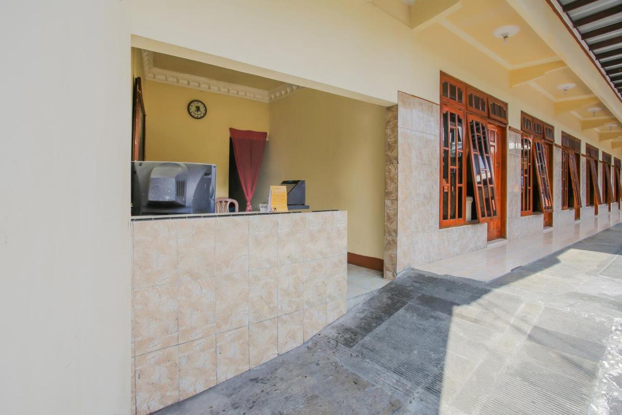 סמאראנג Spot On 90092 Dewi Safitri Hotel מראה חיצוני תמונה