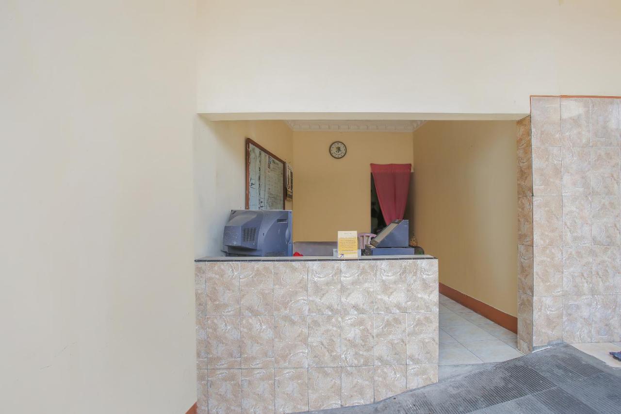 סמאראנג Spot On 90092 Dewi Safitri Hotel מראה חיצוני תמונה