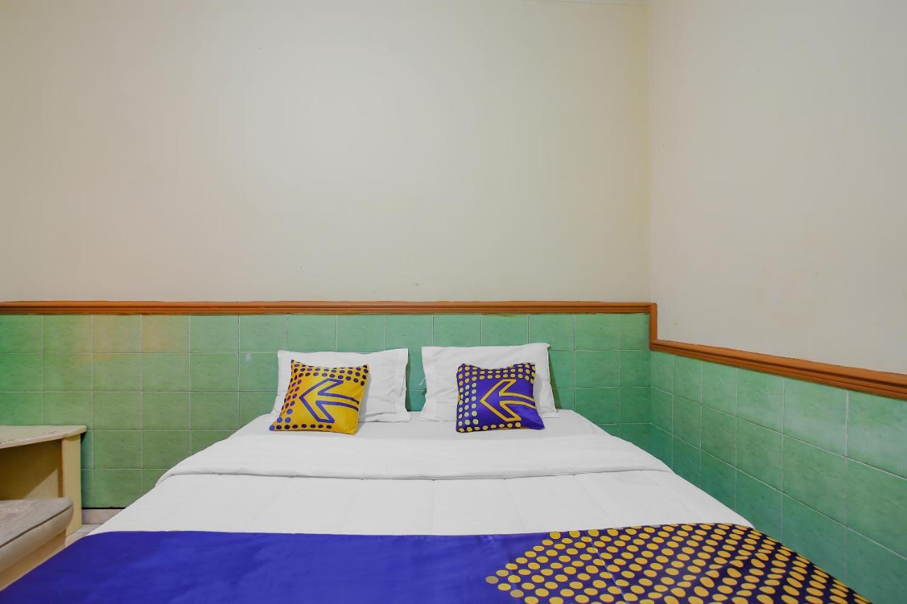 סמאראנג Spot On 90092 Dewi Safitri Hotel מראה חיצוני תמונה