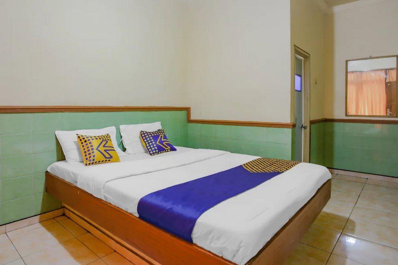 סמאראנג Spot On 90092 Dewi Safitri Hotel מראה חיצוני תמונה
